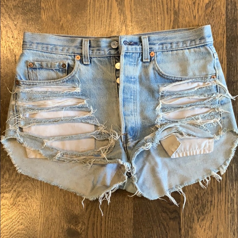 Vintage Levi’s 501 cutoff jean shorts - Picture 2 of 6